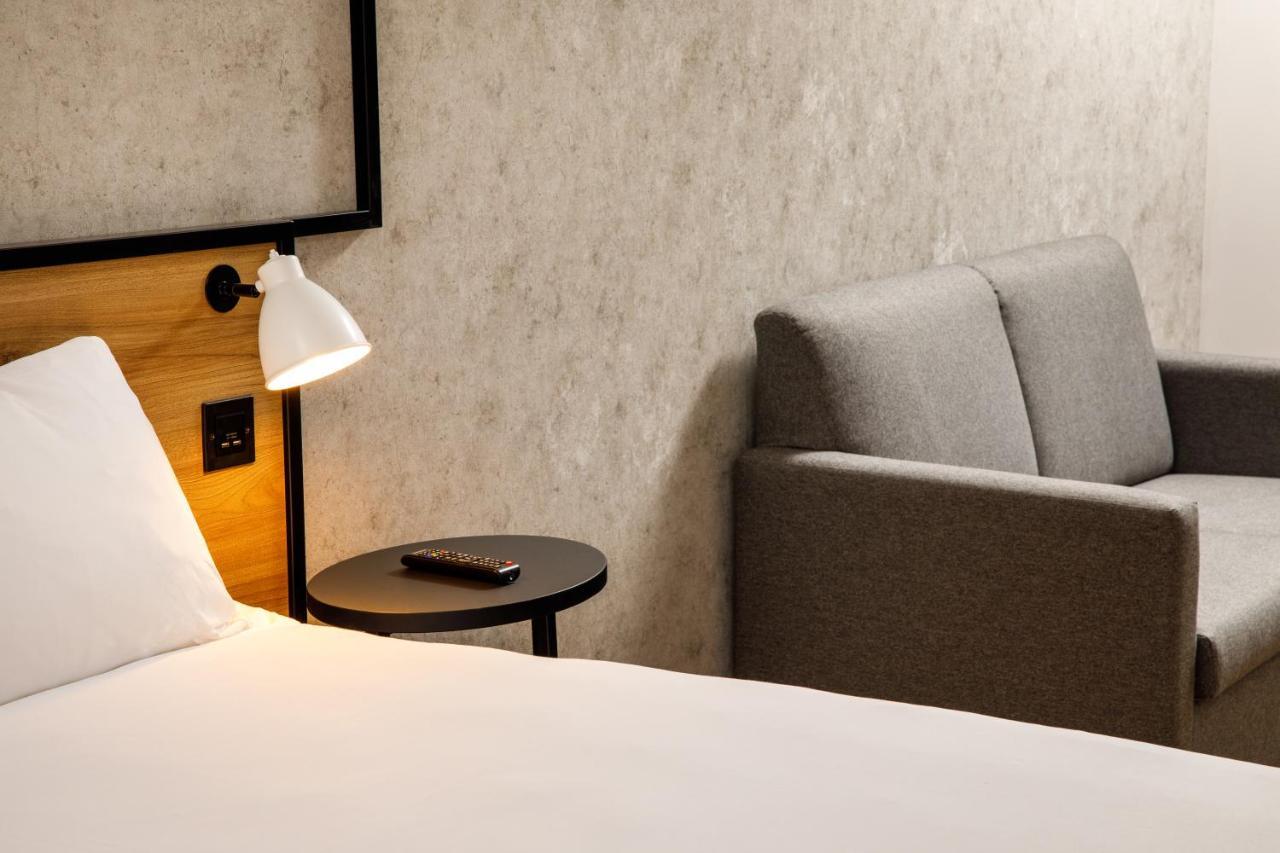 Ibis London Heathrow Terminal 5 Otel Hillingdon Dış mekan fotoğraf