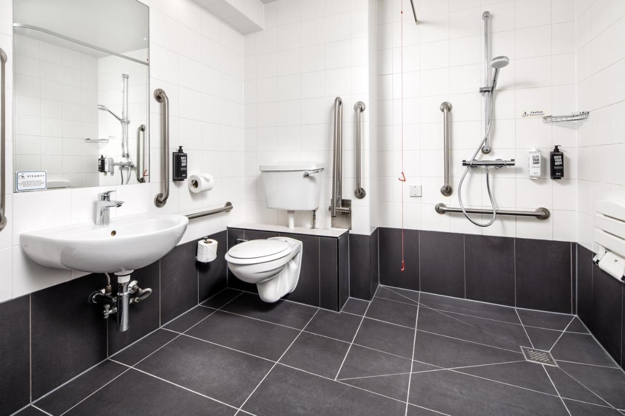 Ibis London Heathrow Terminal 5 Otel Hillingdon Dış mekan fotoğraf
